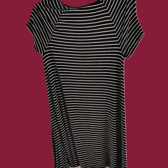 Black and White Stripped Old Navy Top - Picture 1 of 12